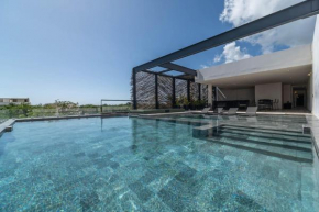 Lux 2BR with Rooftop Pool and Close to Beach